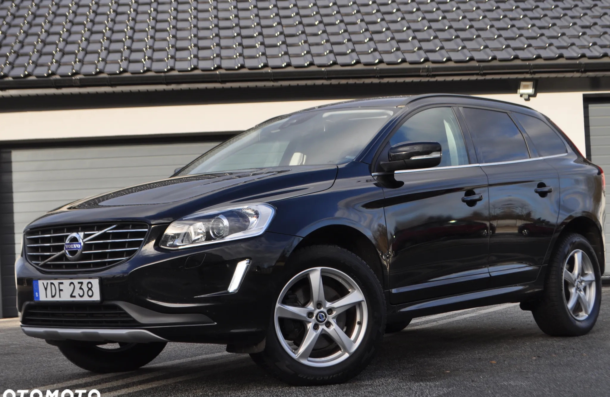 Volvo XC 60 cena 82999 przebieg: 125000, rok produkcji 2016 z Legnica małe 781